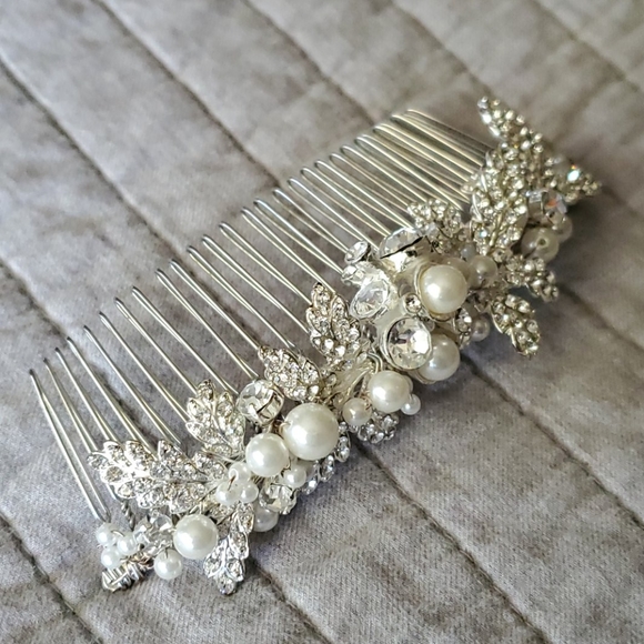 NWT David's Bridal Crystal and Pearl Wedding Comb - Picture 6 of 12